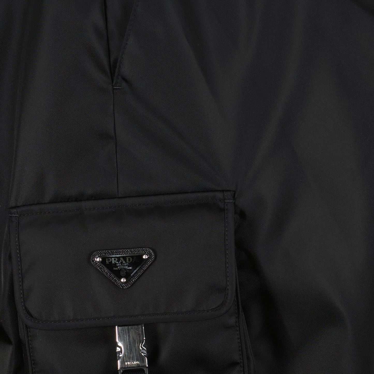 Short cargo in Re-Nylon