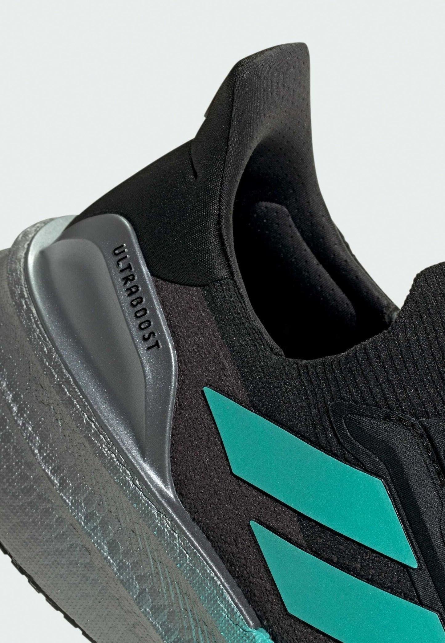 adidas Originals MERCEDES - AMG PETRONAS FORMULA ONE TEAM ULTRABOOST 5X